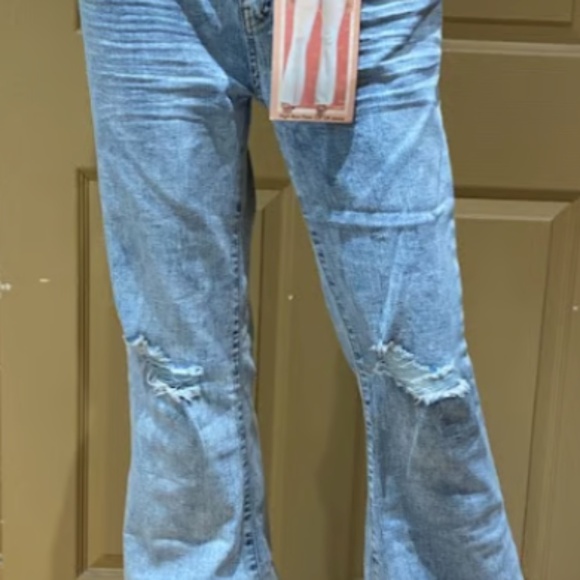NWT  PINK LABEL Juniors/Women's Jean  Size 11 - Picture 1 of 6